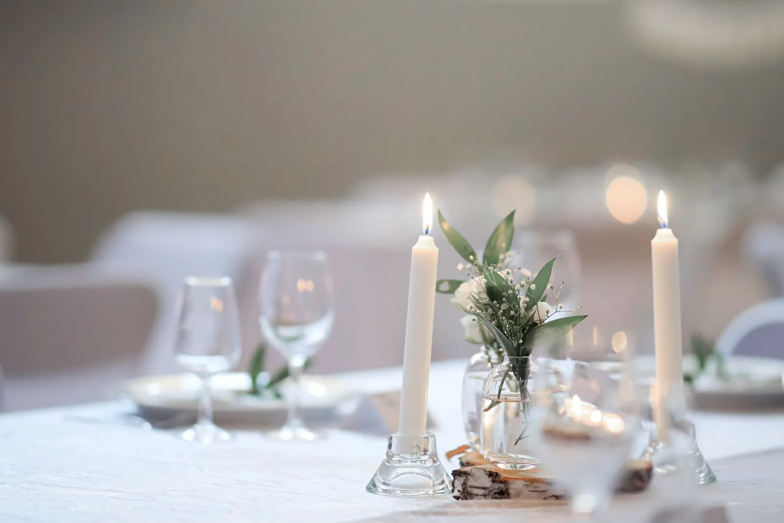 When to Order Custom Wedding Candles